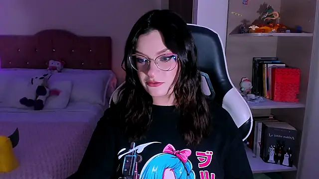 OphelianaRose33 online show from 02.23.26