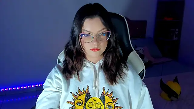 OphelianaRose33 online show from 04.14.26