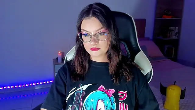 OphelianaRose33 online show from 04.28.26