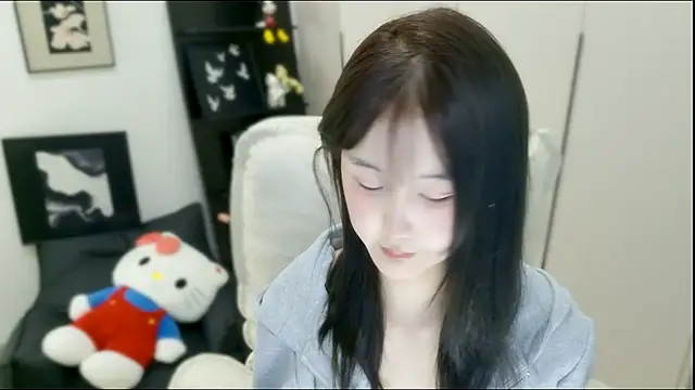 Snapshot of wanzi-1229 chatting on 10.26.25 wanzi-1229 online show from 10.26.25