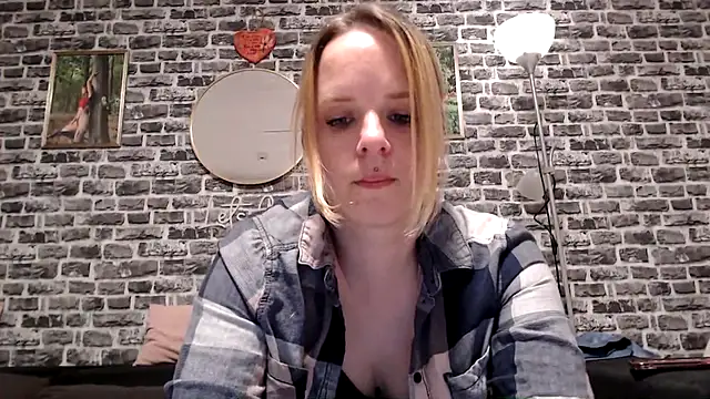 SexyMilf 37 online show from 04.18.26