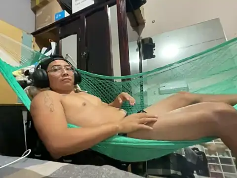 AlejXndroKD online show from 09.21.25