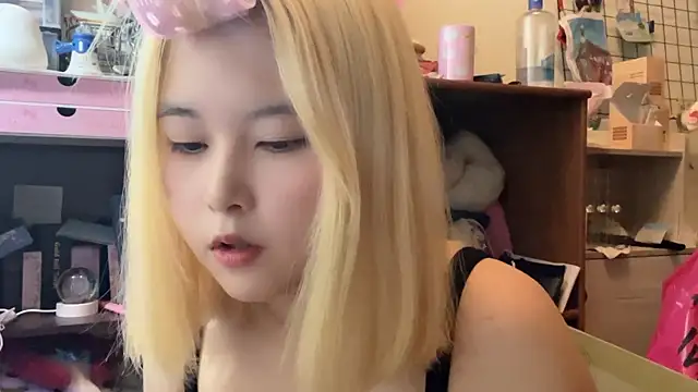 luna51888 online show from 09.09.25