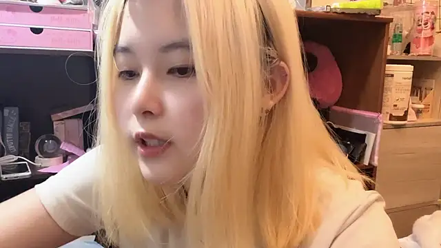 luna51888 online show from 10.22.25