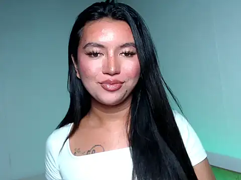 Snapshot of thinker_belle chatting on 11.02.25 thinker belle online show from 11.02.25