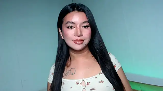 Snapshot of thinker_belle chatting on 11.03.25 thinker belle online show from 11.03.25