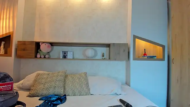 Emilly Beaumont online show from 02.25.26