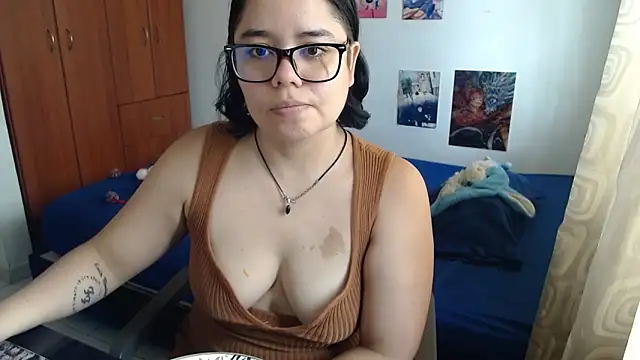 Snapshot of saenz_eymi chatting on 09.09.25 saenz eymi online show from 09.09.25