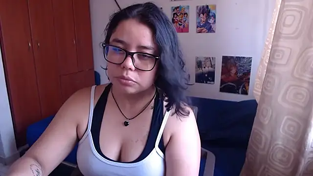 Snapshot of saenz_eymi chatting on 09.21.25 saenz eymi online show from 09.21.25