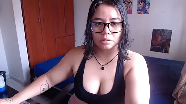 Snapshot of saenz_eymi chatting on 09.24.25 saenz eymi online show from 09.24.25