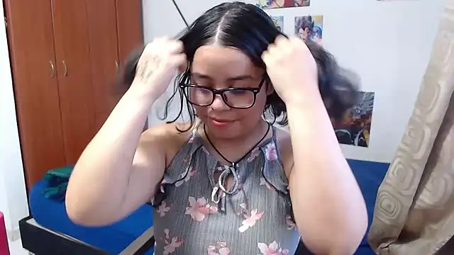 Snapshot of saenz_eymi chatting on 09.27.25 saenz eymi online show from 09.27.25