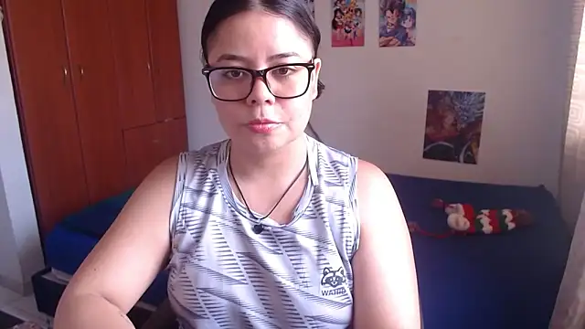 Snapshot of saenz_eymi chatting on 09.30.25 saenz eymi online show from 09.30.25