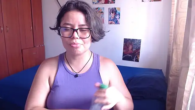 Snapshot of saenz_eymi chatting on 10.06.25 saenz eymi online show from 10.06.25