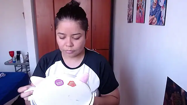 Snapshot of saenz_eymi chatting on 10.25.25 saenz eymi online show from 10.25.25