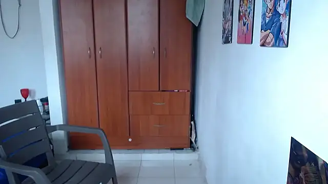 Snapshot of saenz_eymi chatting on 10.31.25 saenz eymi online show from 10.31.25