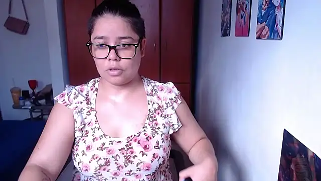 Snapshot of saenz_eymi chatting on 11.02.25 saenz eymi online show from 11.02.25