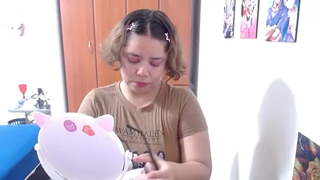 Snapshot of saenz_eymi chatting on 11.18.25 saenz eymi online show from 11.18.25