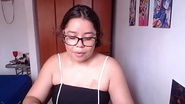 Snapshot of saenz_eymi chatting on 11.19.25 saenz eymi online show from 11.19.25