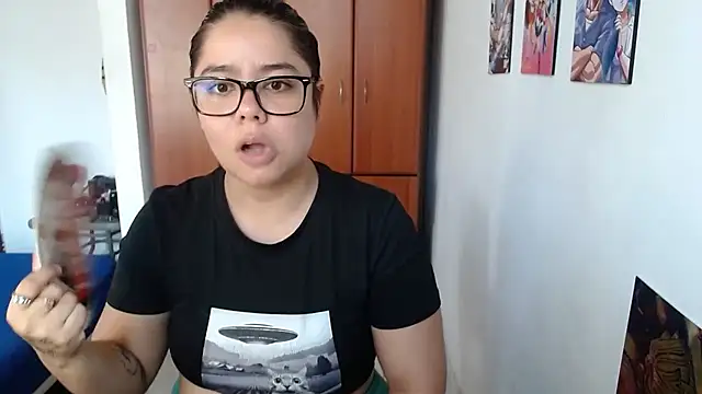 Snapshot of saenz_eymi chatting on 12.01.25 saenz eymi online show from 12.01.25