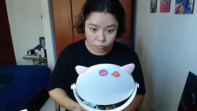 Snapshot of saenz_eymi chatting on 12.05.25 saenz eymi online show from 12.05.25