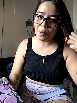 Snapshot of saenz_eymi chatting on 02.23.26 saenz eymi online show from 02.23.26