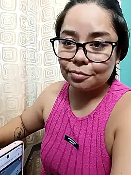 Snapshot of saenz_eymi chatting on 05.01.26 saenz eymi online show from 05.01.26