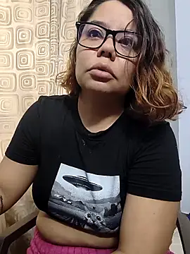 Snapshot of saenz_eymi chatting on 05.13.26 saenz eymi online show from 05.13.26