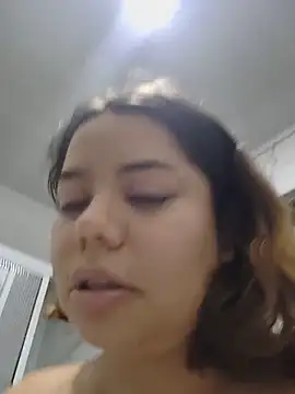 Snapshot of saenz_eymi chatting on 05.17.26 saenz eymi online show from 05.17.26