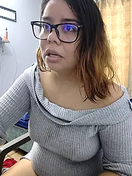 Snapshot of saenz_eymi chatting on 06.14.26 saenz eymi online show from 06.14.26