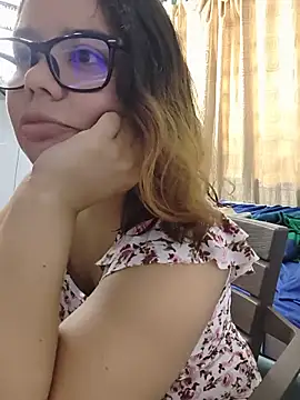Snapshot of saenz_eymi chatting on 06.18.26 saenz eymi online show from 06.18.26