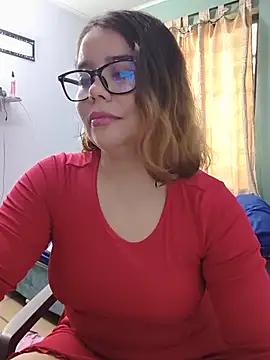 Snapshot of saenz_eymi chatting on 06.21.26 saenz eymi online show from 06.21.26