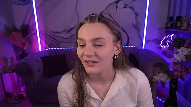 DiamondGoldie online show from 09.24.25