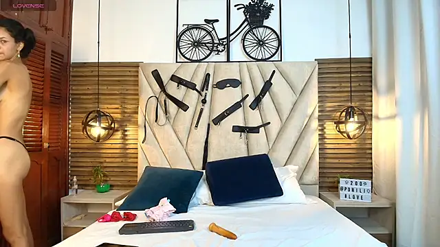 Cinthiabaker online show from 11.08.25