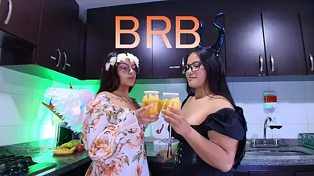 Lilith and Khloe online show from 11.06.25