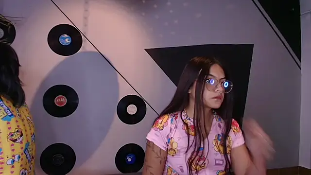 Lilith and Khloe online show from 11.25.25