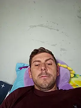 Snapshot of Alex-andru88 chatting on 10.05.25 Alex-andru88 online show from 10.05.25