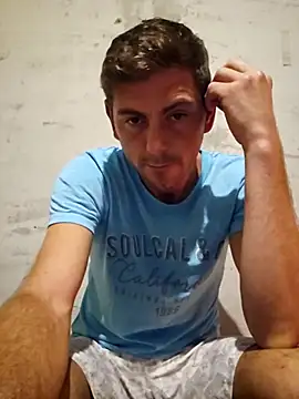 Snapshot of Alex-andru88 chatting on 10.10.25 Alex-andru88 online show from 10.10.25