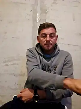 Snapshot of Alex-andru88 chatting on 10.12.25 Alex-andru88 online show from 10.12.25