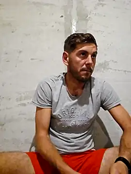 Snapshot of Alex-andru88 chatting on 10.18.25 Alex-andru88 online show from 10.18.25