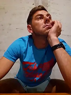 Snapshot of Alex-andru88 chatting on 10.19.25 Alex-andru88 online show from 10.19.25