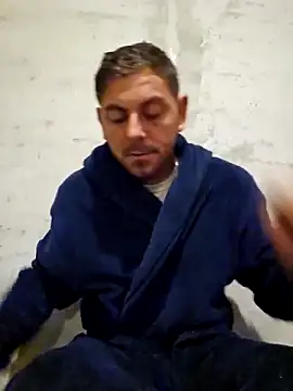 Snapshot of Alex-andru88 chatting on 10.24.25 Alex-andru88 online show from 10.24.25