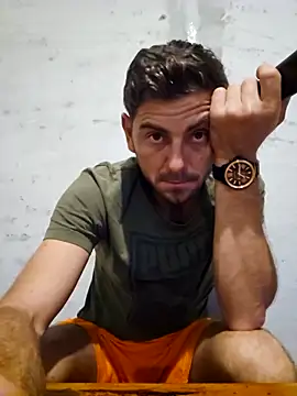 Snapshot of Alex-andru88 chatting on 10.24.25 Alex-andru88 online show from 10.24.25