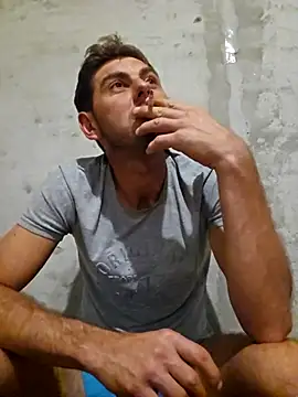 Snapshot of Alex-andru88 chatting on 10.29.25 Alex-andru88 online show from 10.29.25