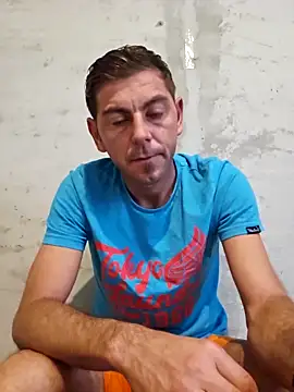 Snapshot of Alex-andru88 chatting on 11.02.25 Alex-andru88 online show from 11.02.25