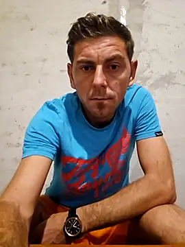 Snapshot of Alex-andru88 chatting on 11.02.25 Alex-andru88 online show from 11.02.25