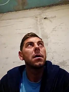 Snapshot of Alex-andru88 chatting on 11.13.25 Alex-andru88 online show from 11.13.25