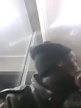 Snapshot of sex-machanic chatting on 11.10.25 sex-machanic online show from 11.10.25