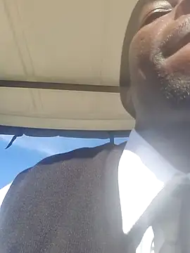 Snapshot of sex-machanic chatting on 12.02.25 sex-machanic online show from 12.02.25