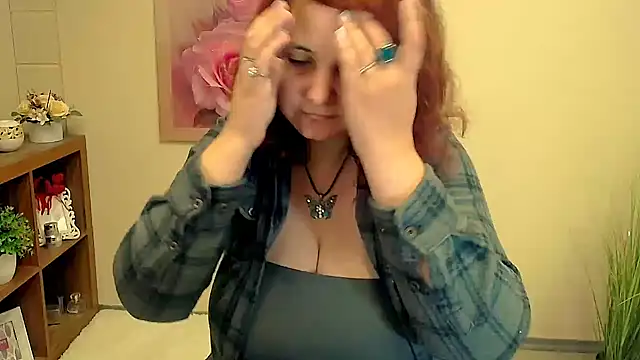 TwoBigSuns online show from 09.25.25