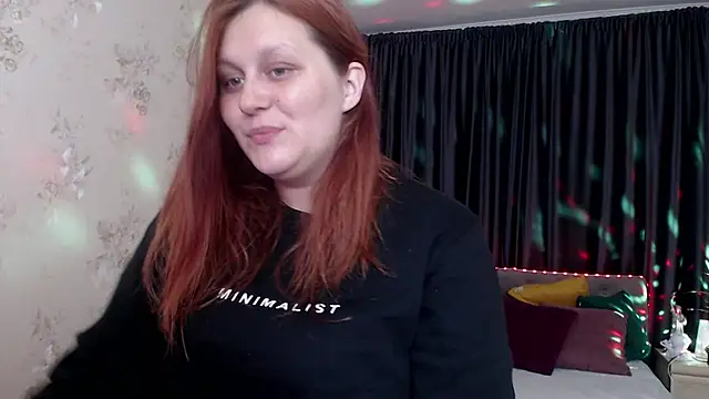 Snapshot of Alisawoods_ chatting on 10.24.25 Alisawoods online show from 10.24.25